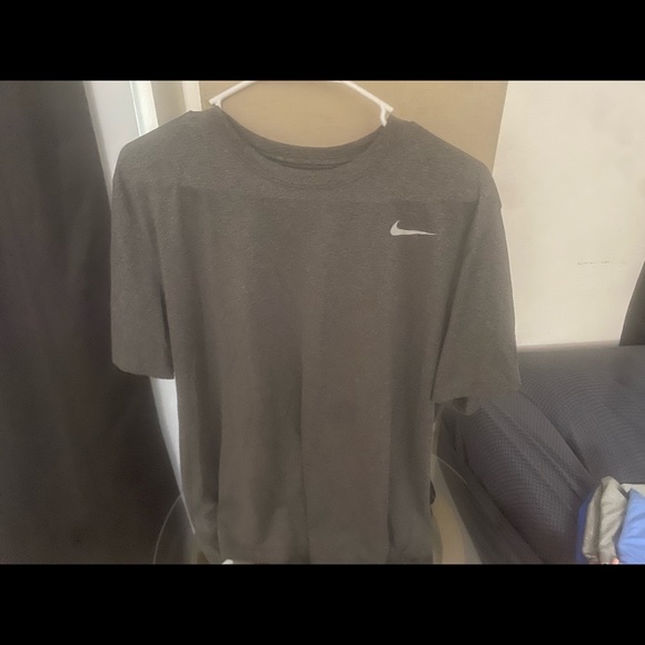 Nike shirt - Picture 1 of 1